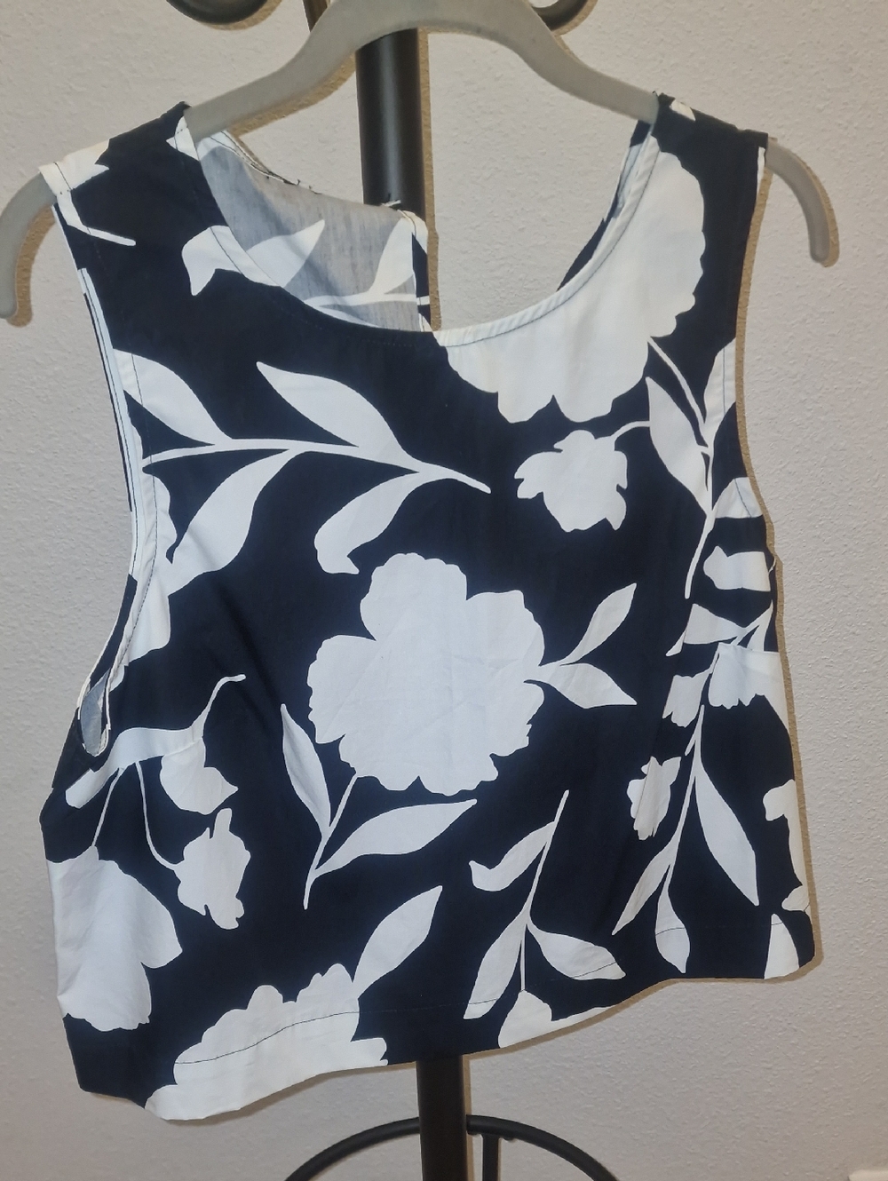 Kate Spade x Target Black and White Floral Sleeveless Top